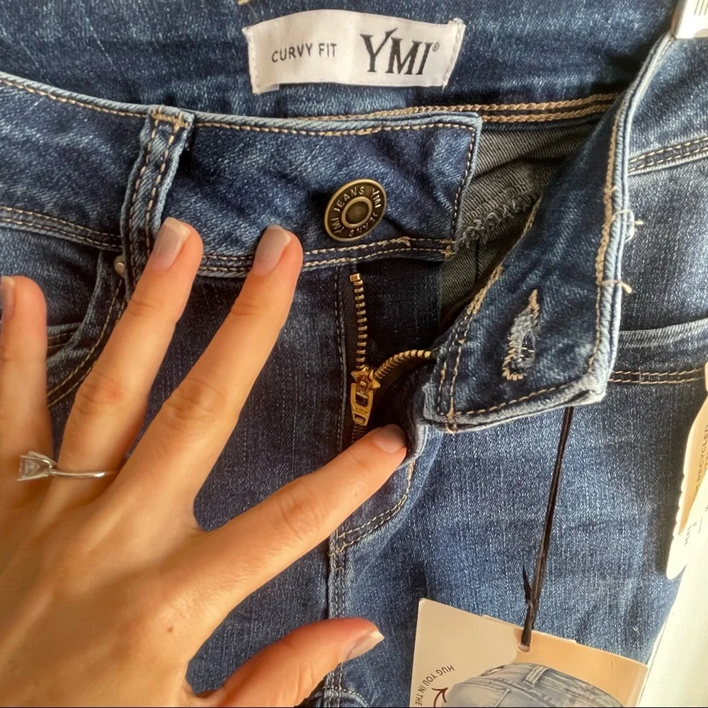 🛒✨NWT YMI mid-rise curvy fit ripped skinny jeans - Picture 6 of 9